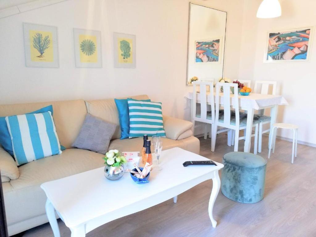 Deep Blue Apartment โปเรช ภายนอก รูปภาพ