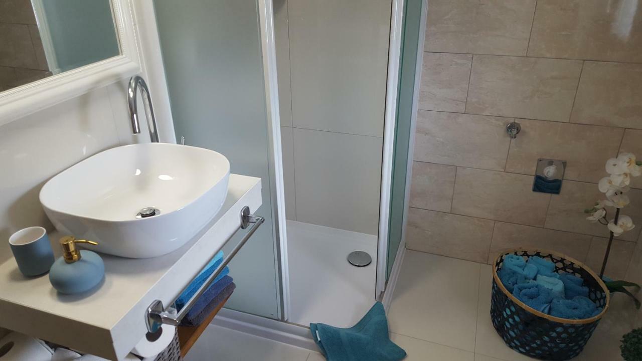 Deep Blue Apartment โปเรช ภายนอก รูปภาพ